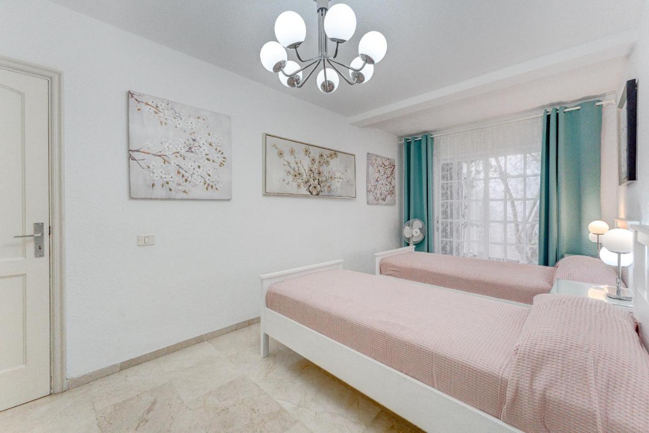 Marvelous Holiday Home - Villa La Caleta 阿德耶 外观 照片