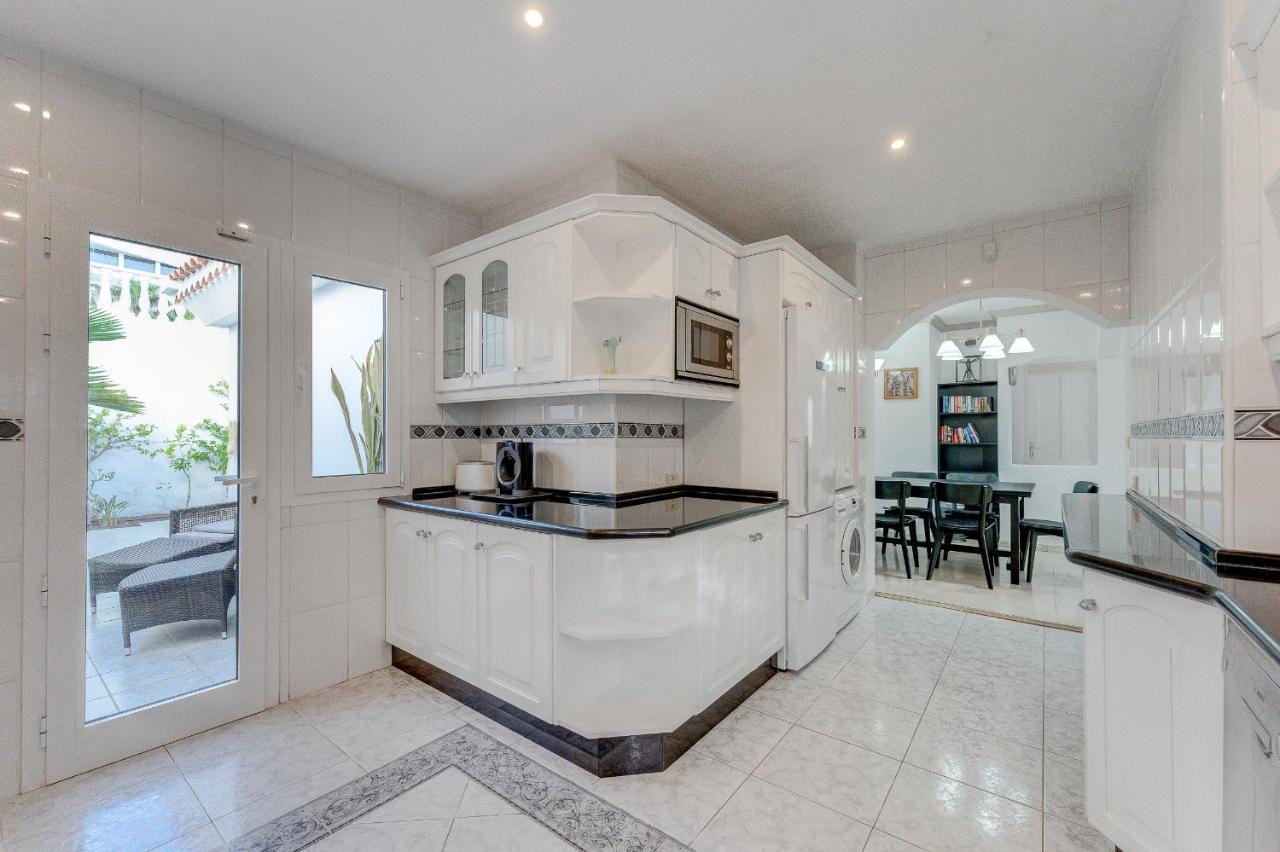 Marvelous Holiday Home - Villa La Caleta 阿德耶 外观 照片